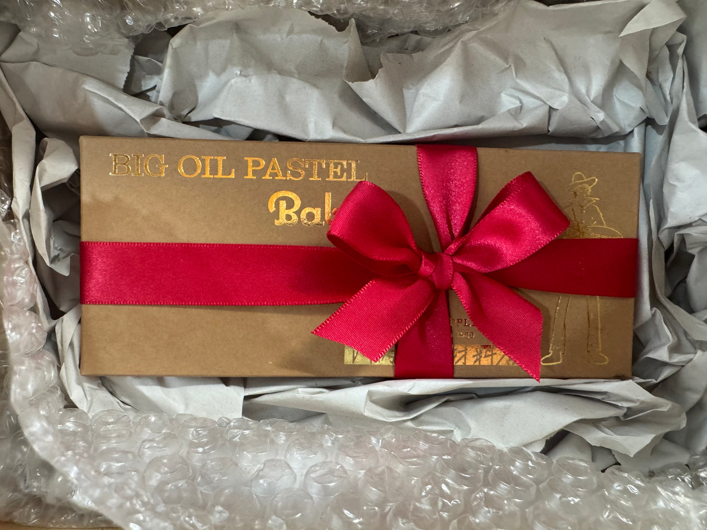 Gift wrapping with a ribbon🎀